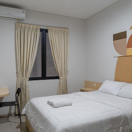 UROOMS Panglima Polim Giacarta Esterno foto